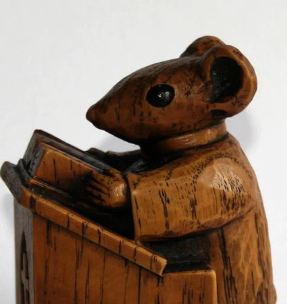 Church Mouse - The Vicar in the Pulpit