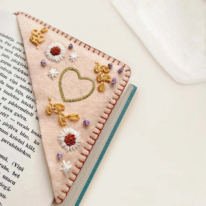 Kidociti™ Personalized Hand Embroidered Corner Bookmark