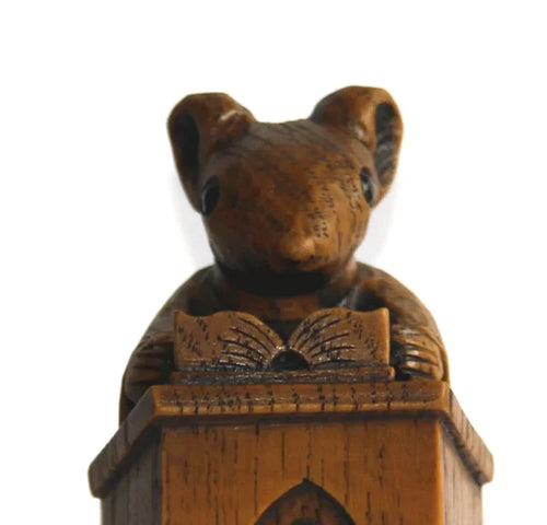 Church Mouse - The Vicar in the Pulpit