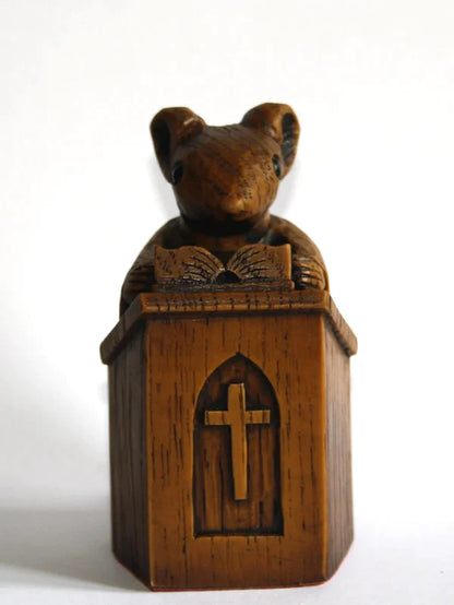 Church Mouse - The Vicar in the Pulpit